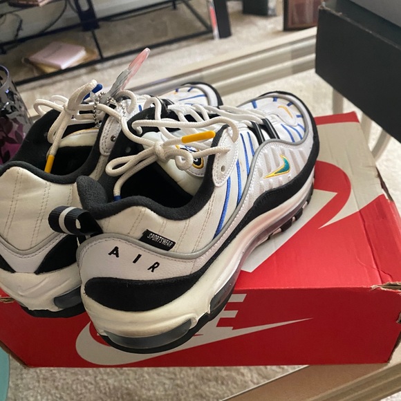 Air max - Picture 3 of 3